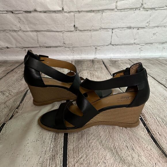 G.H. Bass & Co. Black Renae Wedge Sandals, Size 6 - Picture 5 of 6